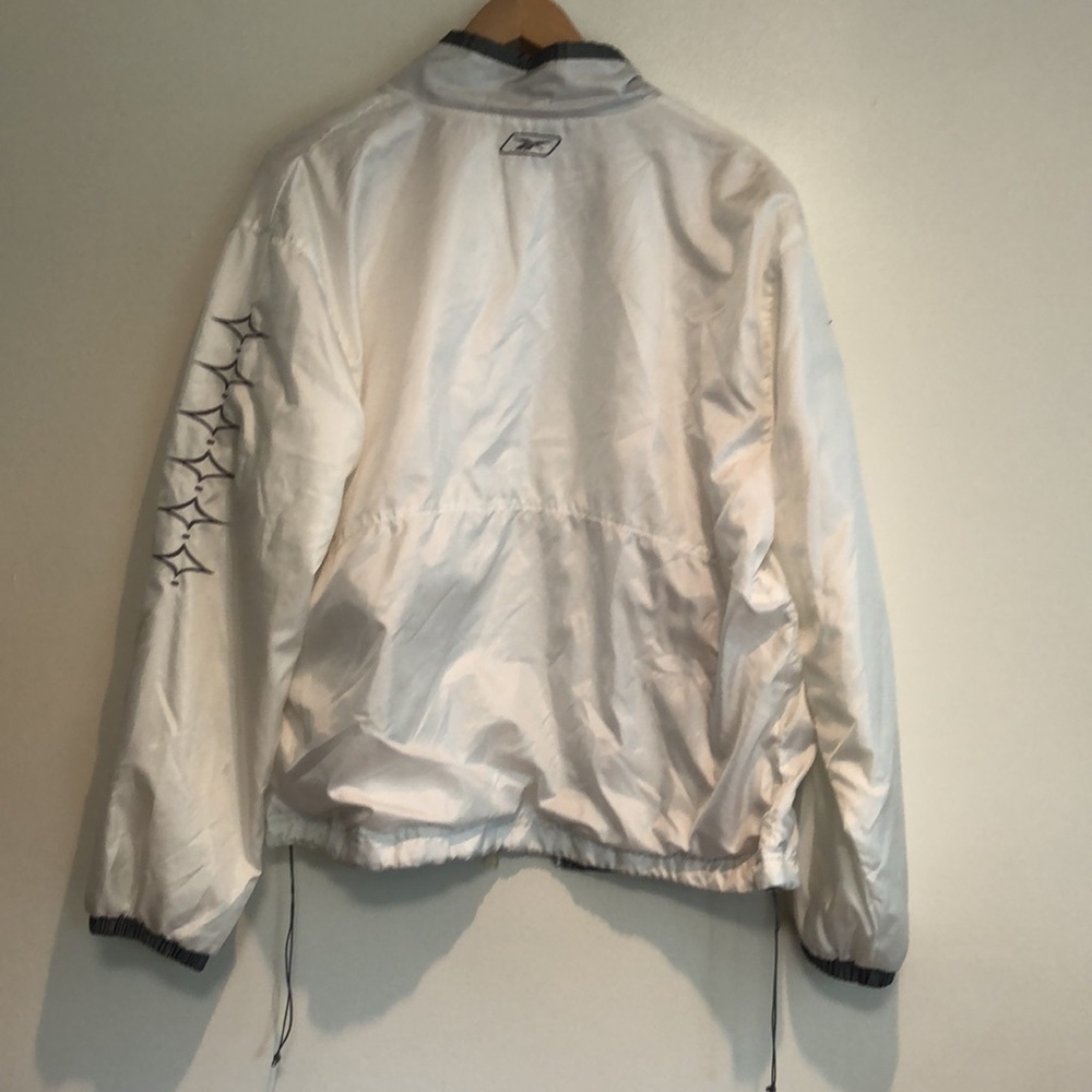 VINTAGE 90’s Reebok Full Body Zip Windbreaker in White With Gray Accents, Size L - Picture 6 of 6